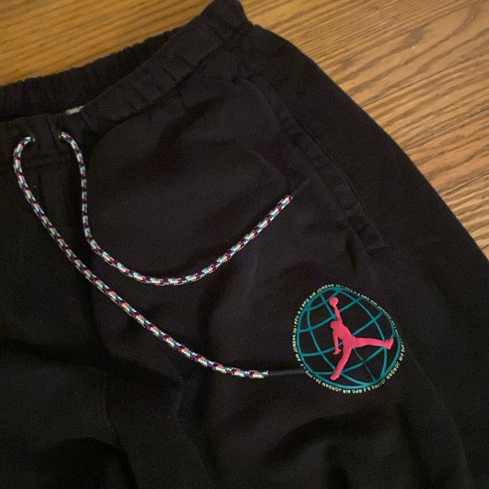 Air Jordan Sweatpants - Picture 2 of 4